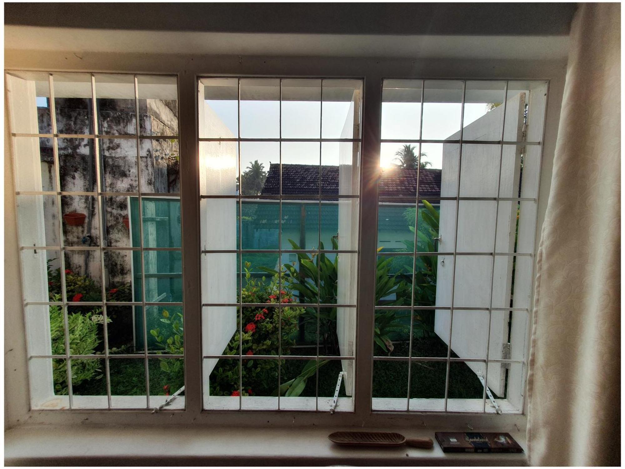 Sri Nimali Guesthouse Hikkaduwa Bagian luar foto