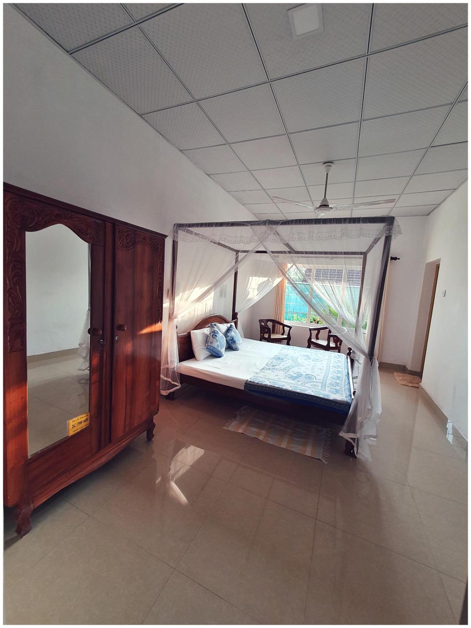 Sri Nimali Guesthouse Hikkaduwa Bagian luar foto